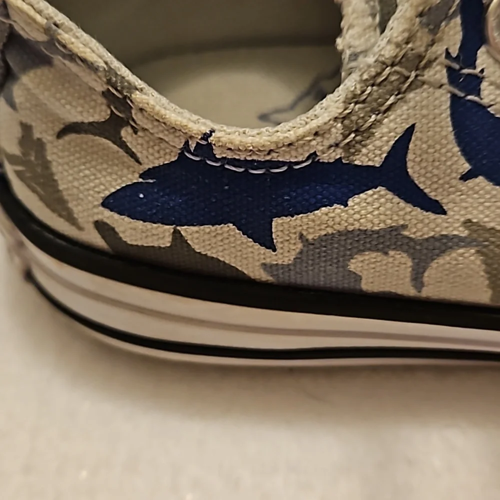 Converse All Stars Low Top Sneakers Blue/Gray Shark Bite Fish Novelty Sz 12